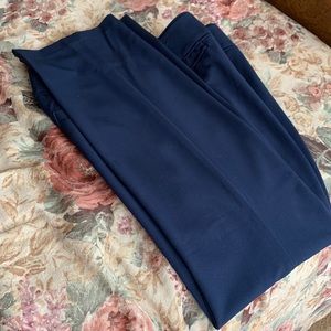 Elle woman’s trouser, size 6